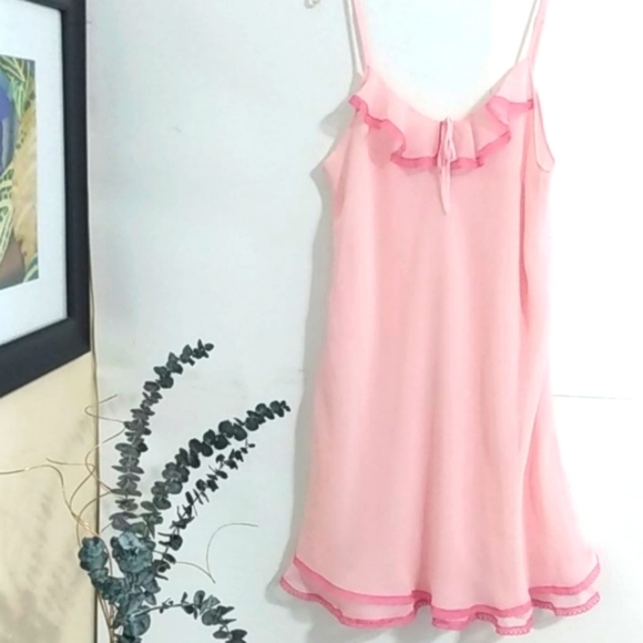 LORD & TAYLOR PINK LACE FLUTTER CHEMISE SIZE SMALL - Picture 2 of 10